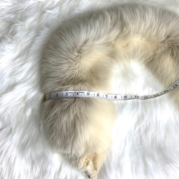 Authentic white fox fur collar wrap scarf style - Picture 9 of 9
